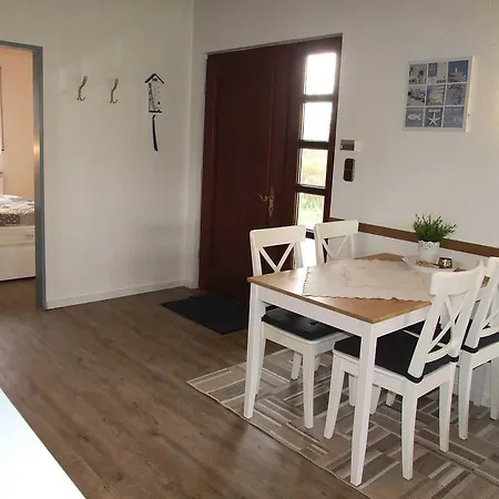 펜션 Ferienhaus Dat Luettje Huus 프리드릭스코오크-슈피츠